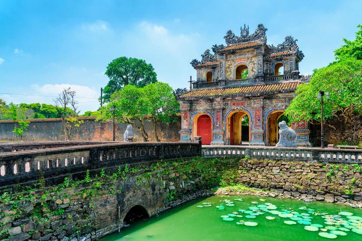 Tiêu đề: [Hotspot Matrix]: Sự Nghiệp Chướng - Pháo's Honest Take on Love and Life